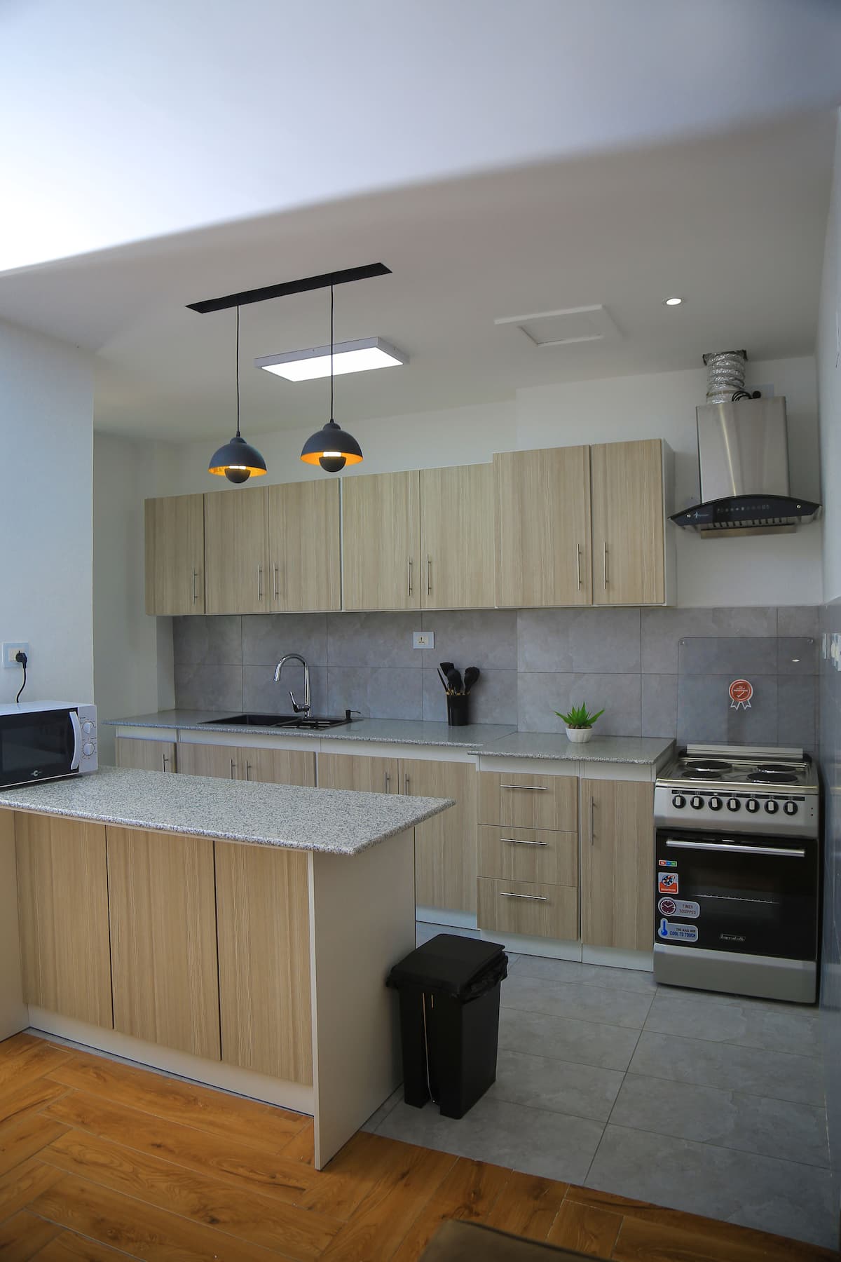 e975443d-7761-4d4e-acaa-9e919b439a32